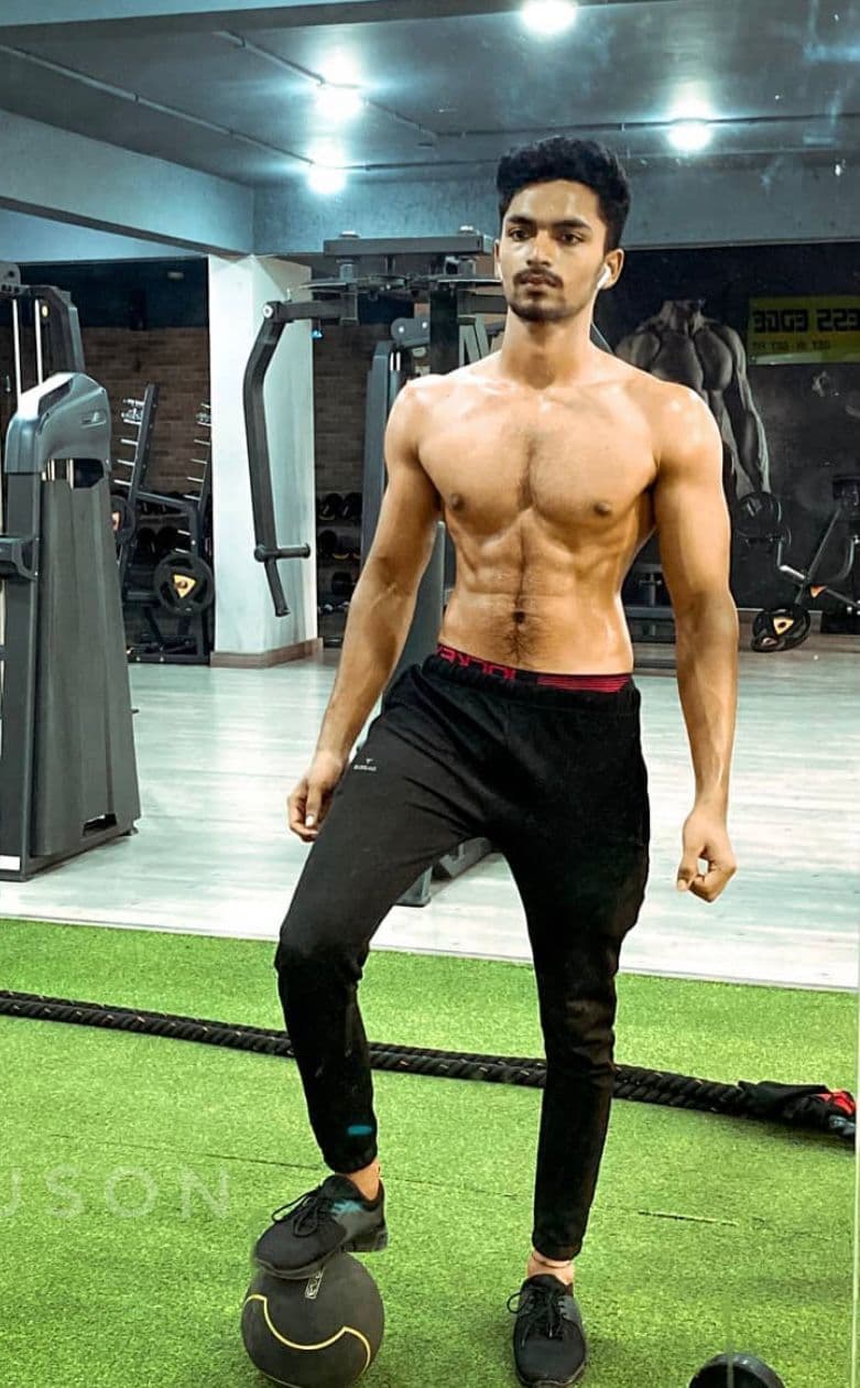 Headshot of trainer Eswar Kalyan